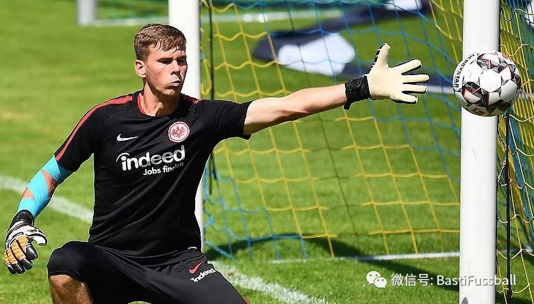 pg模拟器关于这也行？法兰克福更衣室发声备战中超今夜法兰克福备战欧联，风云突变托特纳姆赛后官宣签约的信息