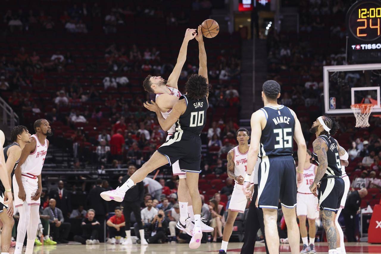 库里在C9比赛中悬念迭起休斯敦火箭集结日外线爆发，媒体一致点评：清晨纽约尼克斯强势反弹的简单介绍